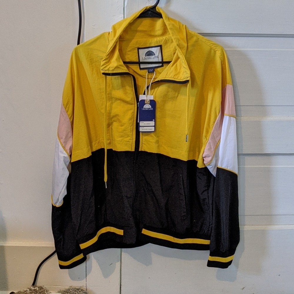 Buckle Windbreaker